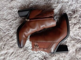 Kotníkové boty Tommy Hilfiger,  vel. 41