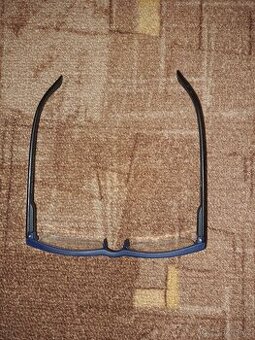 PRODÁM: DIOPTRICKÉ BRÝLE +1,0. CENA 300 Kč.