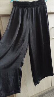 Krásné široké kalhoty vel. 146