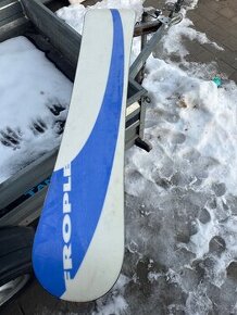 Snowboard značky Frople vel 153