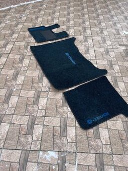 Koberečky + stůl do Dafu