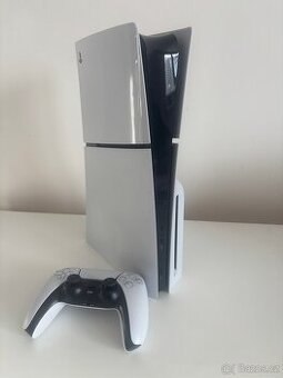 PlayStation 5 slim s mechanikou
