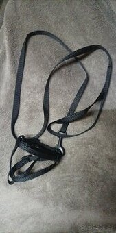 Postroj a vodítko pro králíka