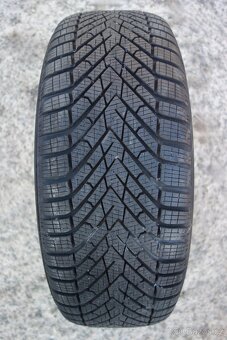 Volvo XC60 II zánovní zimní sada alu kola 5x108 235/60/18