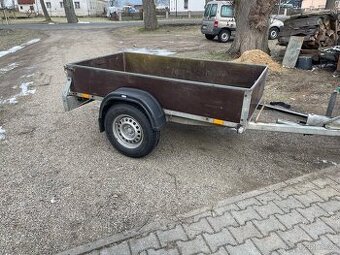 Přívěsný vozík za auto brzděný