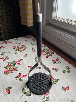 Štouchadlo - mačkadlo na brambory Tchibo