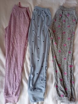 GAP měkké tepláčky vel. M 8et - odpovida tak vel.134/140