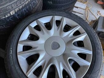 Prodám použité pneu včetně ráfků 185/55 R15