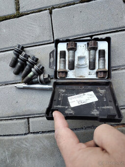 Sada šroubů na kola R14 - 1