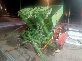 Sazeč brambor Hasia