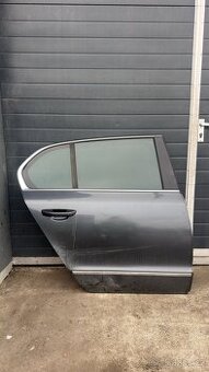 Škoda Superb 2 právě zadní dveře