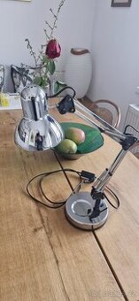 Nerezová polohovací lampa