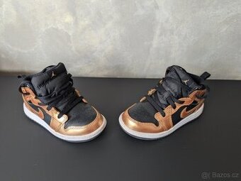 Dětské boty Nike Air Jordan 1 Mid vel.26