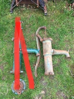 Ruční pumpa na studnu
