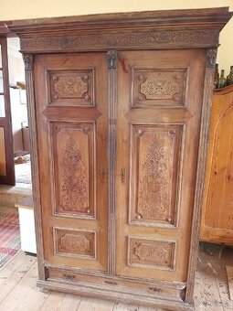 Historická skříň