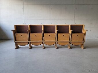 Retro výklopná kino křesla TON – 5 místná řada