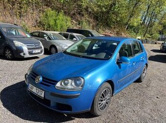 Volkswagen Golf V 1.4 FSI 66kW tažné klima 2004 230tkm