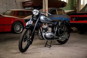 ČZ 125 T