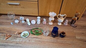 Porcelánové figurky,vázy,lyžař keram-cena komplet