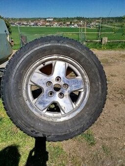 Prodám kolo na Jeep Cherokee