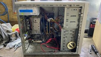 Intel 4jadro, 8gb ram, 250gb disk win7 ultimate