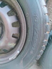 Pneu 185/65R14 - 1