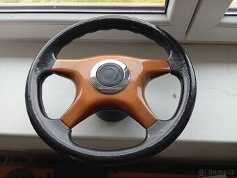 Mercedes 124 a 201 volant