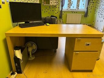 Psací stůl