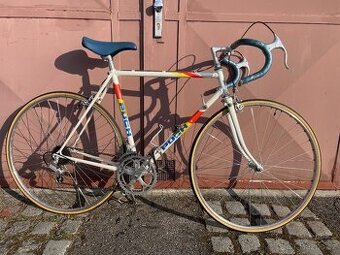 Silnicka Puch komplet Shimano 105 Golden Arrow