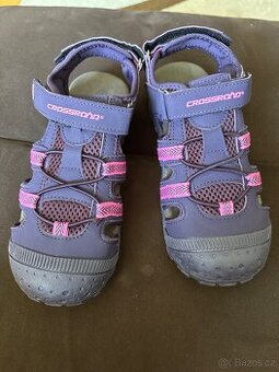 Nové sportovnî boty zn.  Crossroad vel.35,délka stélky 22 cm
