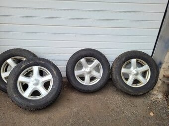 ISUZU D  MAX kola s pneu 255/65 R17 zimní