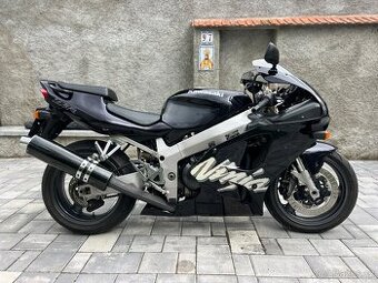 Kawasaki zx7r ( barva mica fialová original)