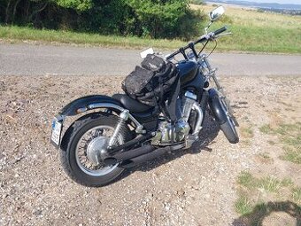 Suzuki Intruder 700 r.v. 1986 nepojízdný
