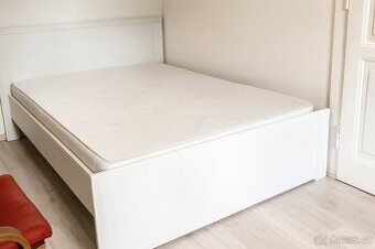 postel IKEA HEMNES s roštem a matrací