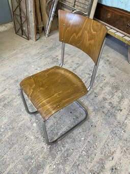 Chromovaná funkcionalistická židle