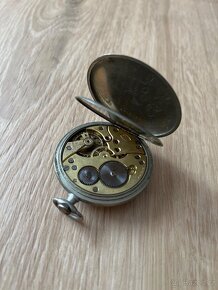 Kapesní hodinky DOXA nefunkční nutno vyštelovat