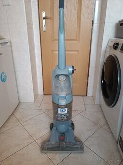 Vysavač a mycí stroj 2 v 1 Hoover