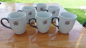 Sada hrnečků s květinovým vzorem