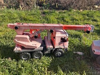 Velký autojeřáb na písek