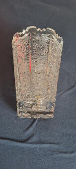 Broušená váza Nová cena 400,-