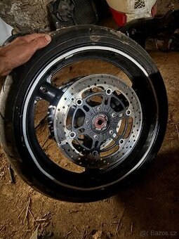 Predni a zadni kolo na Suzuki SV 650 a SV 650S 03-09