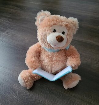 Medvídek plyšový vyprávějící pohádky