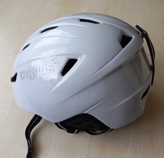 Lyžařská helma Cygnus