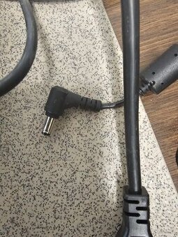 prodám nabíječky na hp, Asus viz foto