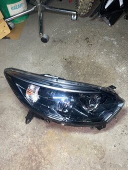 Přední světlo Renault Captur I (2013–2020) - 1