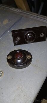 Stare tlačitka zvonků