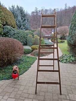 Zachovalé dřevěné štafle