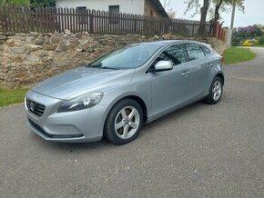 Volvo V40 D3 2.0 D  140.769 km - kroupy