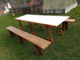 Rychle rozložený nábytek- svatby,narozeniny,oslavy,párty