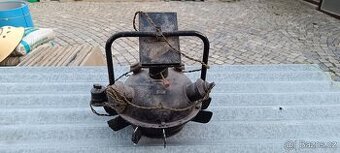 Divadelní reflektor z  třicátých let